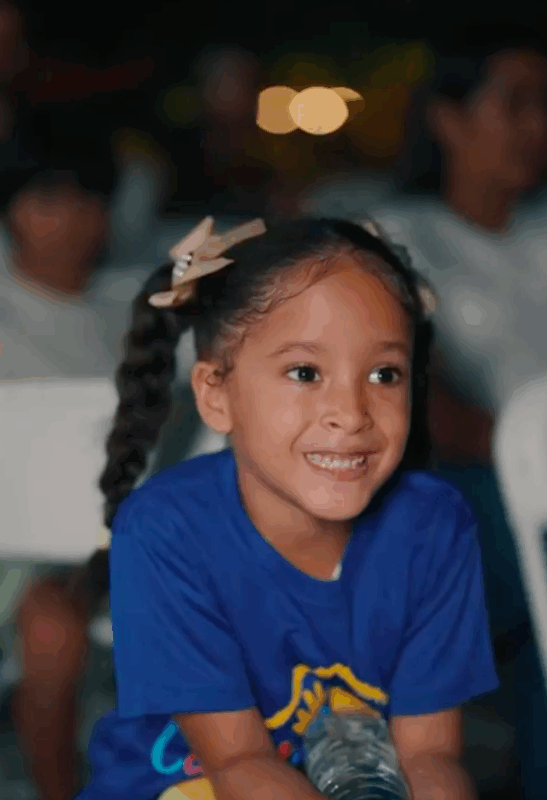 Fundación Paseo del Sendero y Cinemateca sobre Ruedas regalan noche inolvidable a niños en Punta Cana
